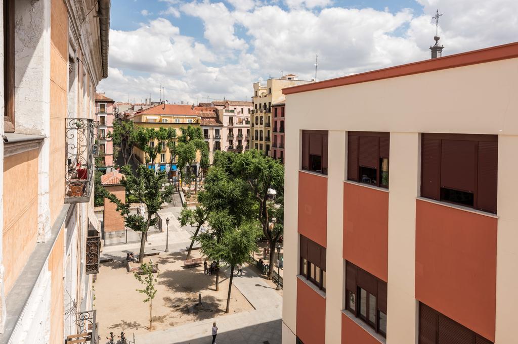 Plaza II De Mayo Madrid Bagian luar foto
